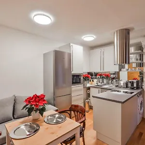 Romantic Near Charles Bridge Apartamento