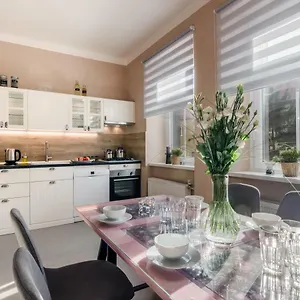 Appartement With Sunny Garden By Michal&friends, Praag