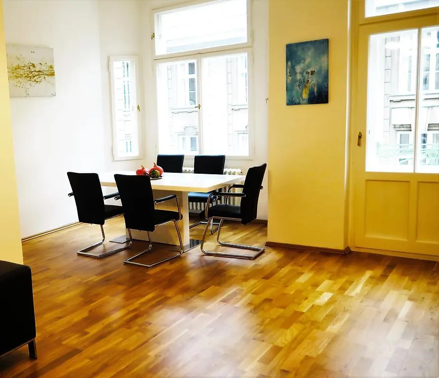 Old Town Square Superior Apartments - Valentin Praag