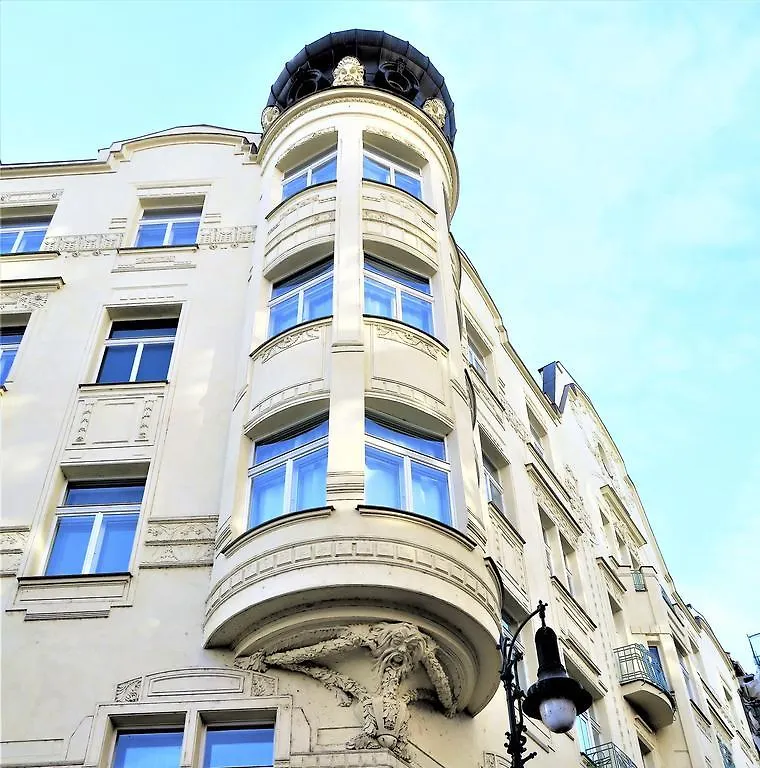 Old Town Square Superior Apartments - Valentin Praag