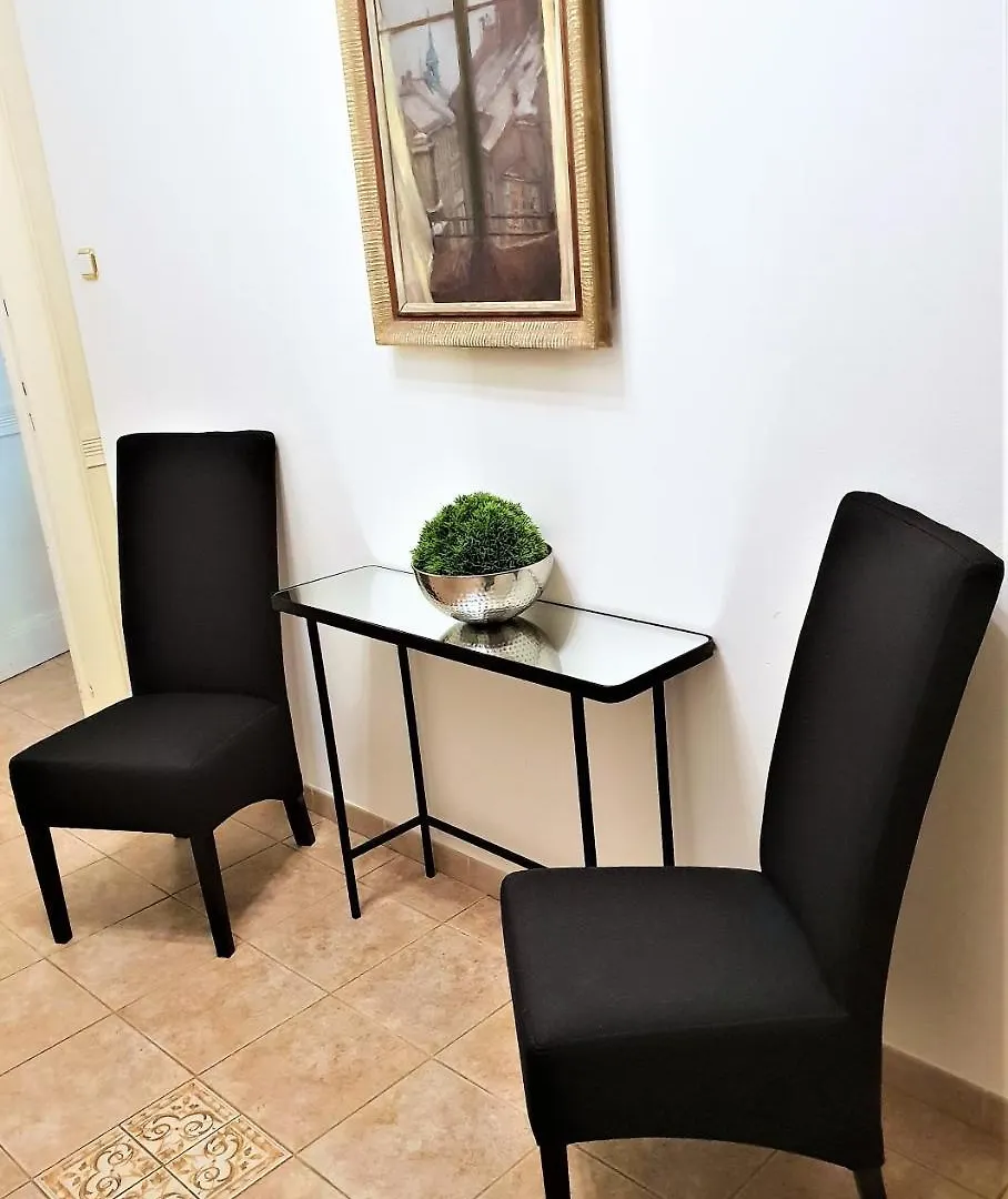 Old Town Square Superior Apartments - Valentin Praag